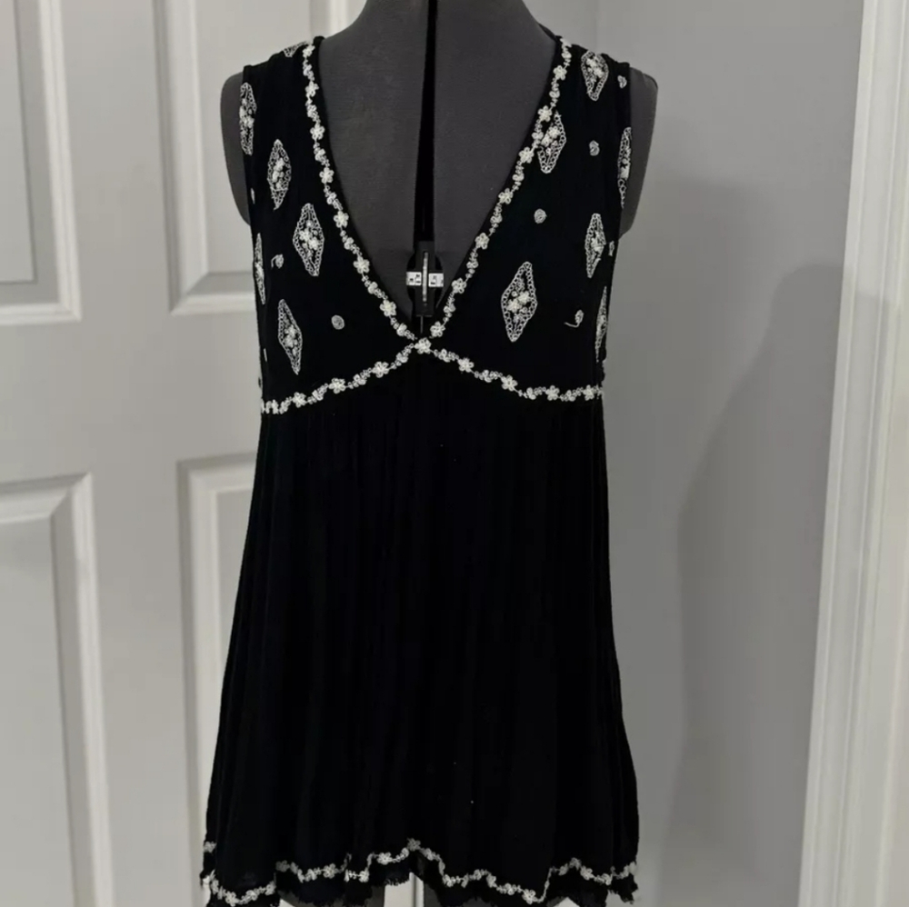 Free People Black and White Sleeveless Top - Picture 2 of 3